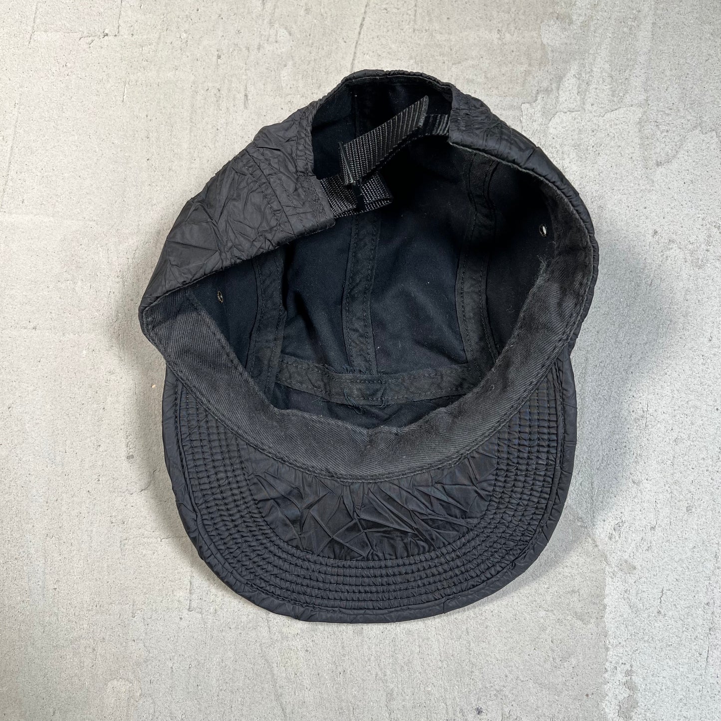 Supreme Wrinkled Nylon Black Camp Cap USED x17820