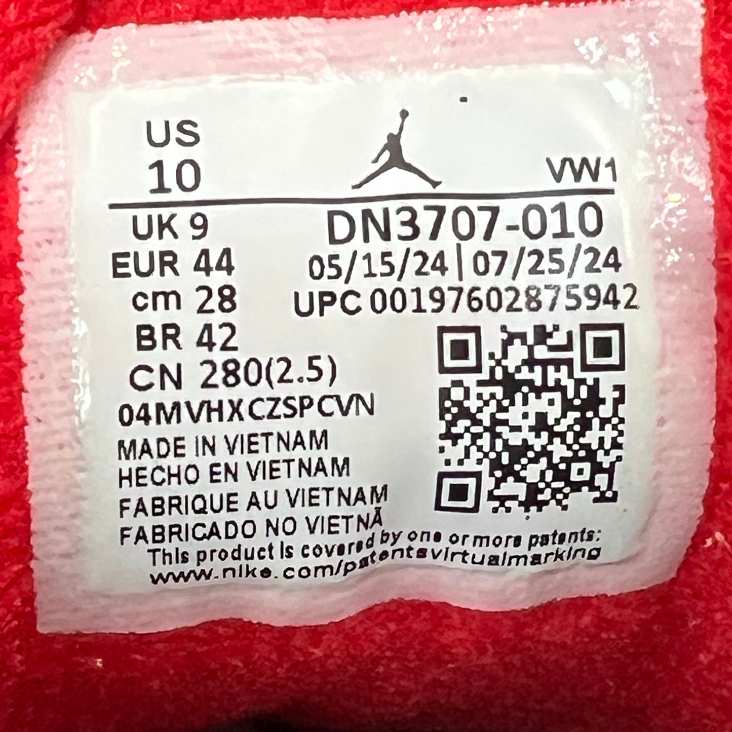 Jordan 3 Black Cement (2024) Size 10 USED s23099