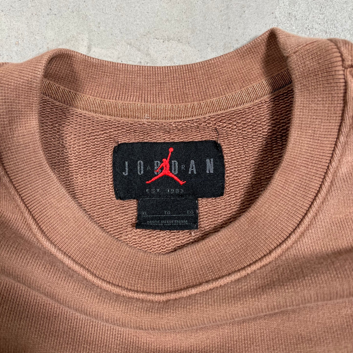 Air Jordan Basic Light Brown Crewneck Size XL USED v19735
