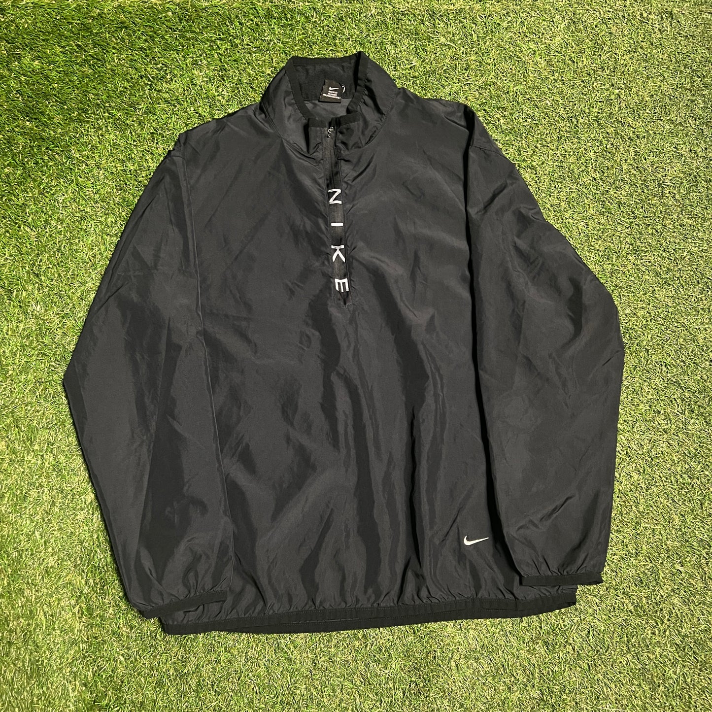 Nike quarter zip black, grey text on zip Size Large USED v14075