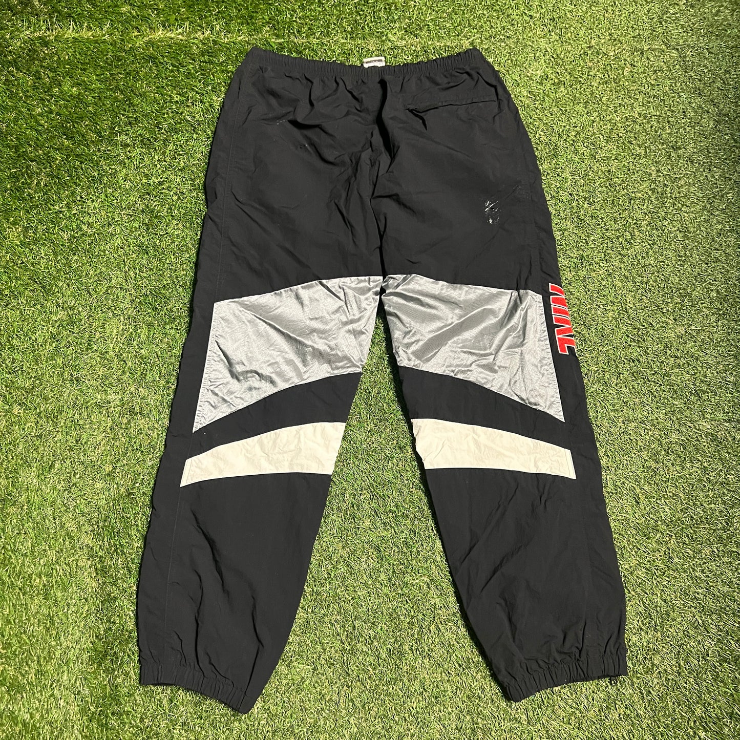 Supreme Nike Warm Up Track Pants Black/Silver Size Medium USED FLAW x11579