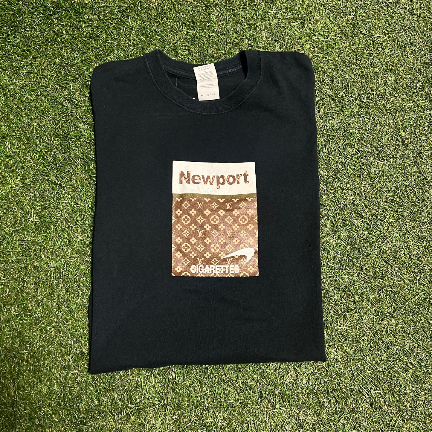 LV Newport Cigarettes Bootleg Tee Size XL USED v12719