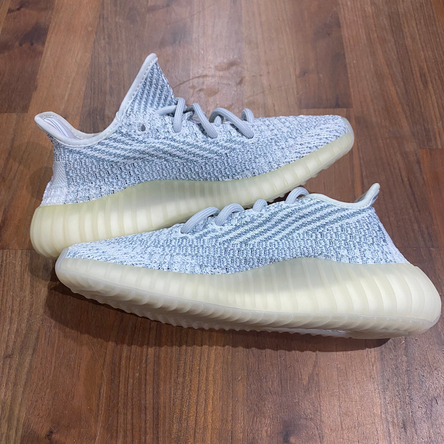 Adidas Yeezy 350 v2 Cloud Reflective Size 4 NEW s4421
