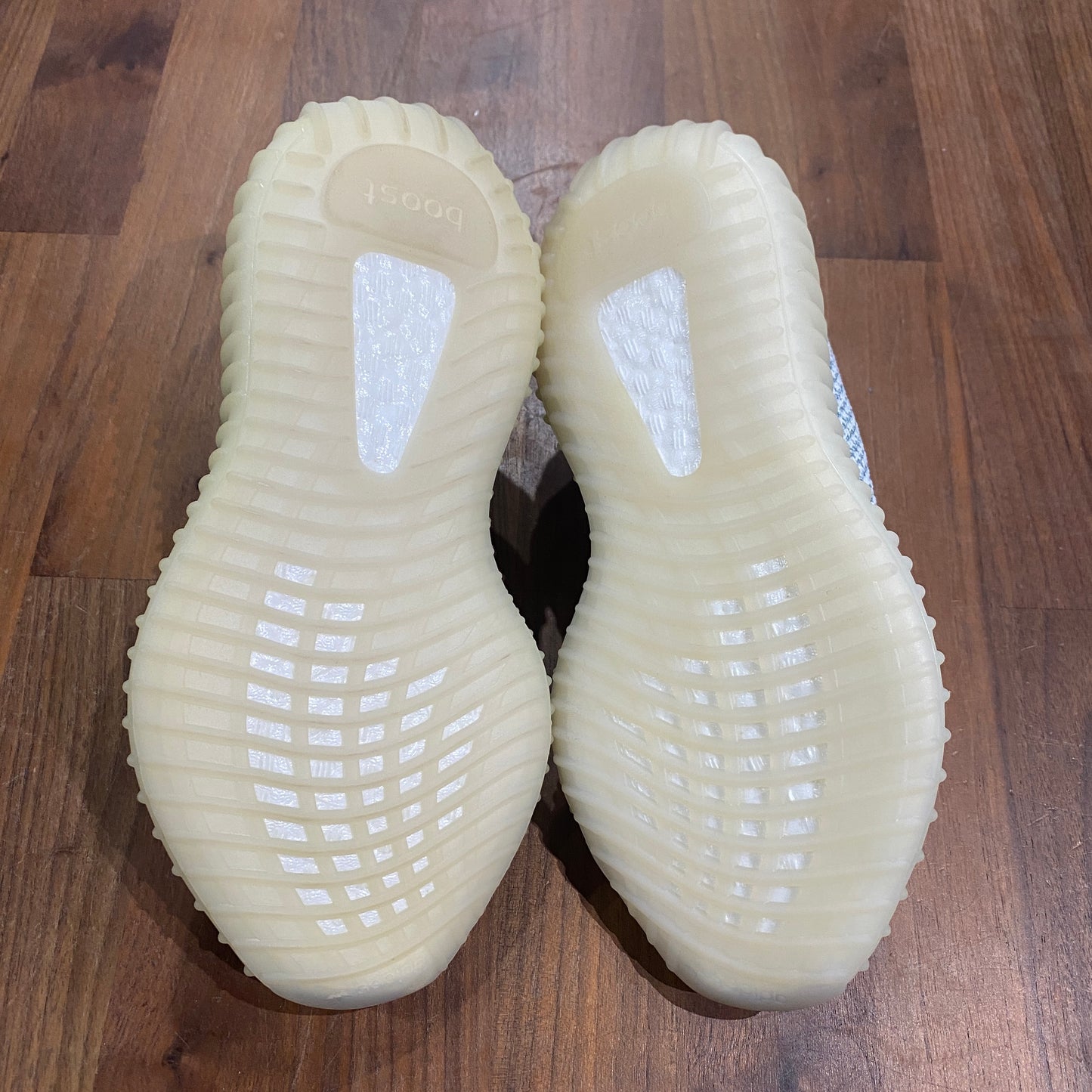 Adidas Yeezy 350 v2 Cloud Reflective Size 4 NEW s4421