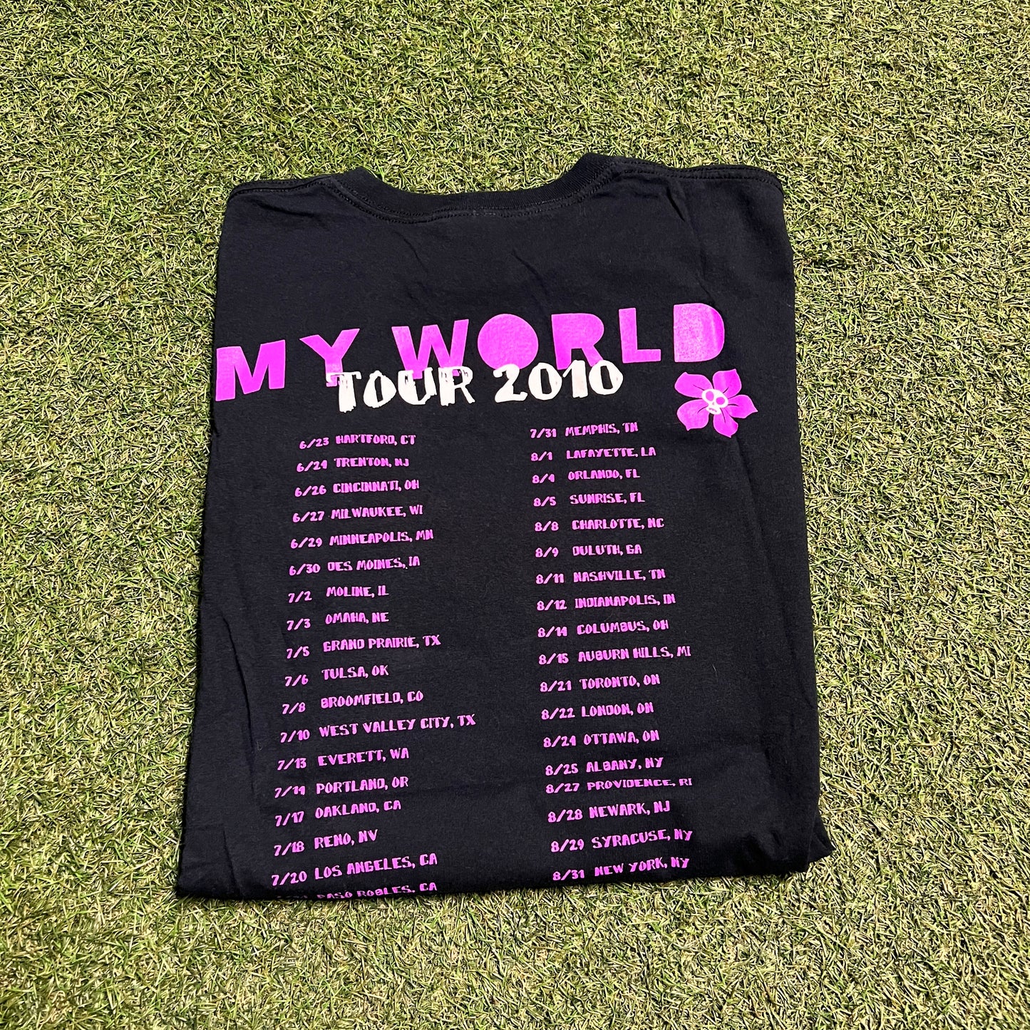 Justin Bieber 2010 tour Rap Style Black Tee Size Large USED v3548