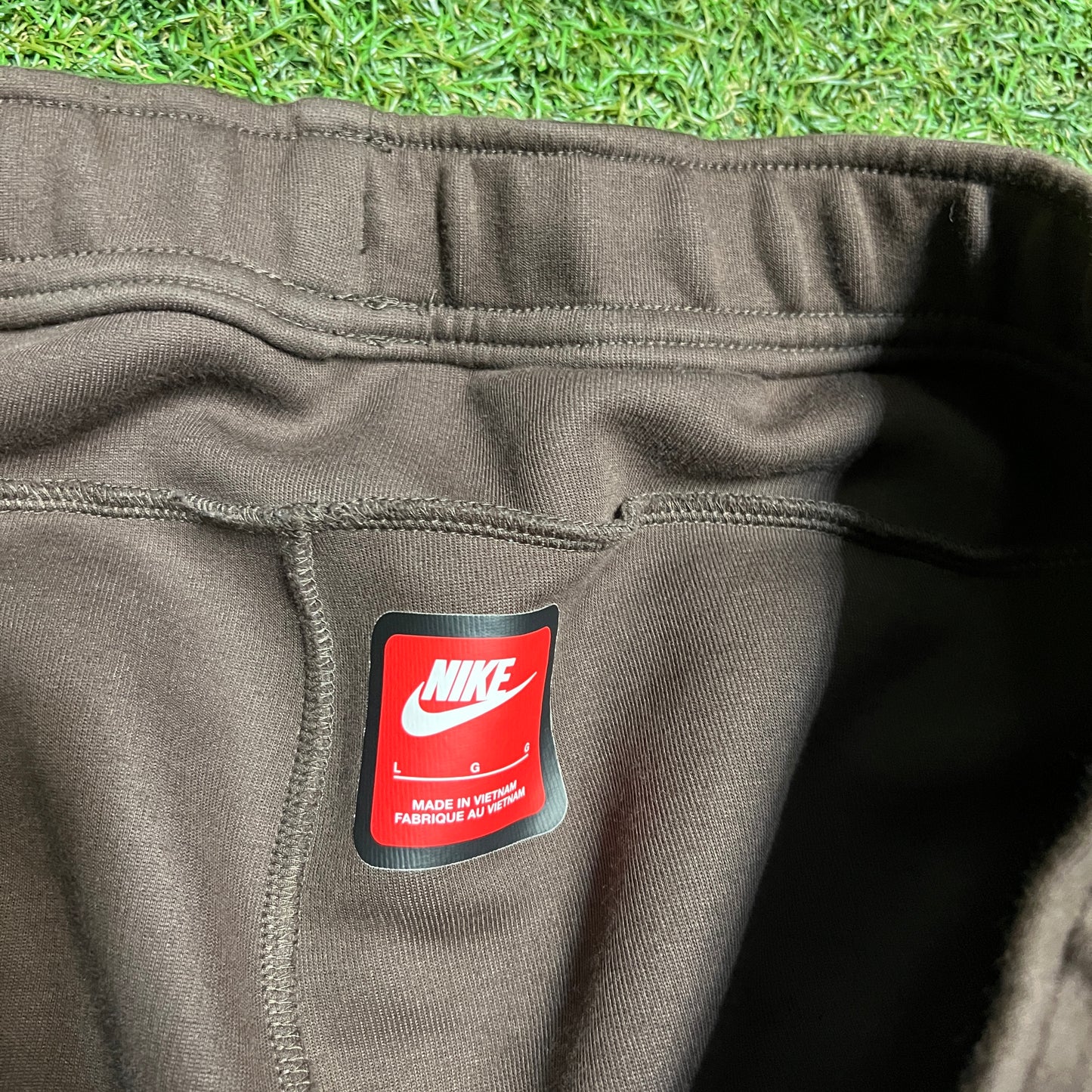 Nike Tech Brown Sweatpants Size Large USED v15929