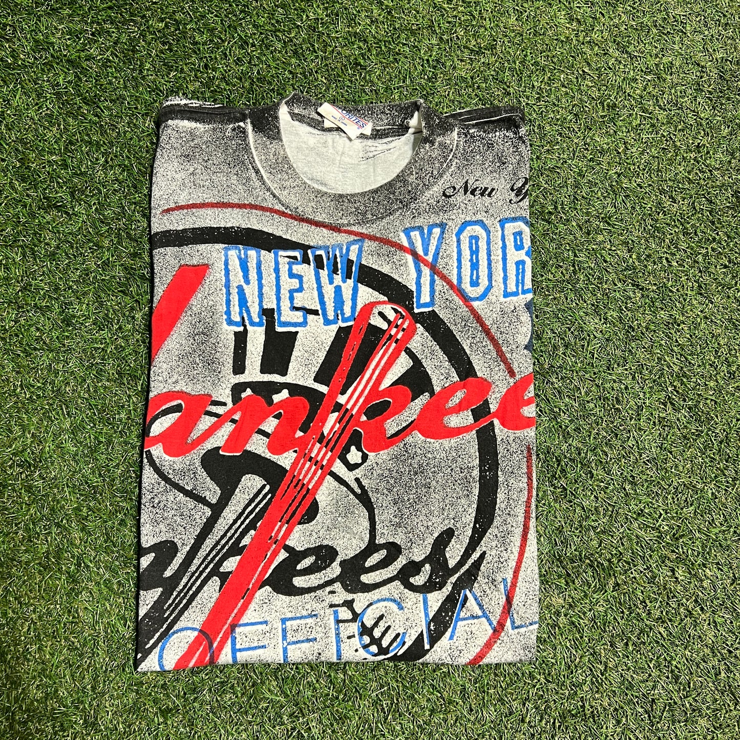 New York Yankees Full Print Favorites Tag Tee Size Large USED v4965