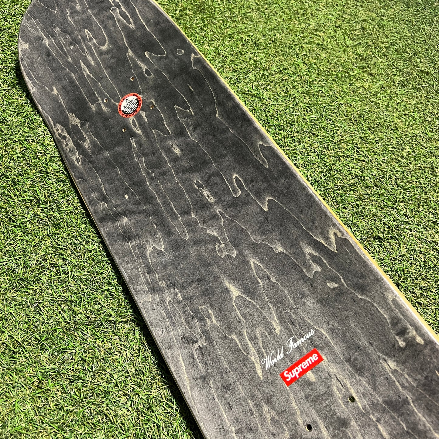 Supreme Supreme Is Love Skateboard NEW x11744
