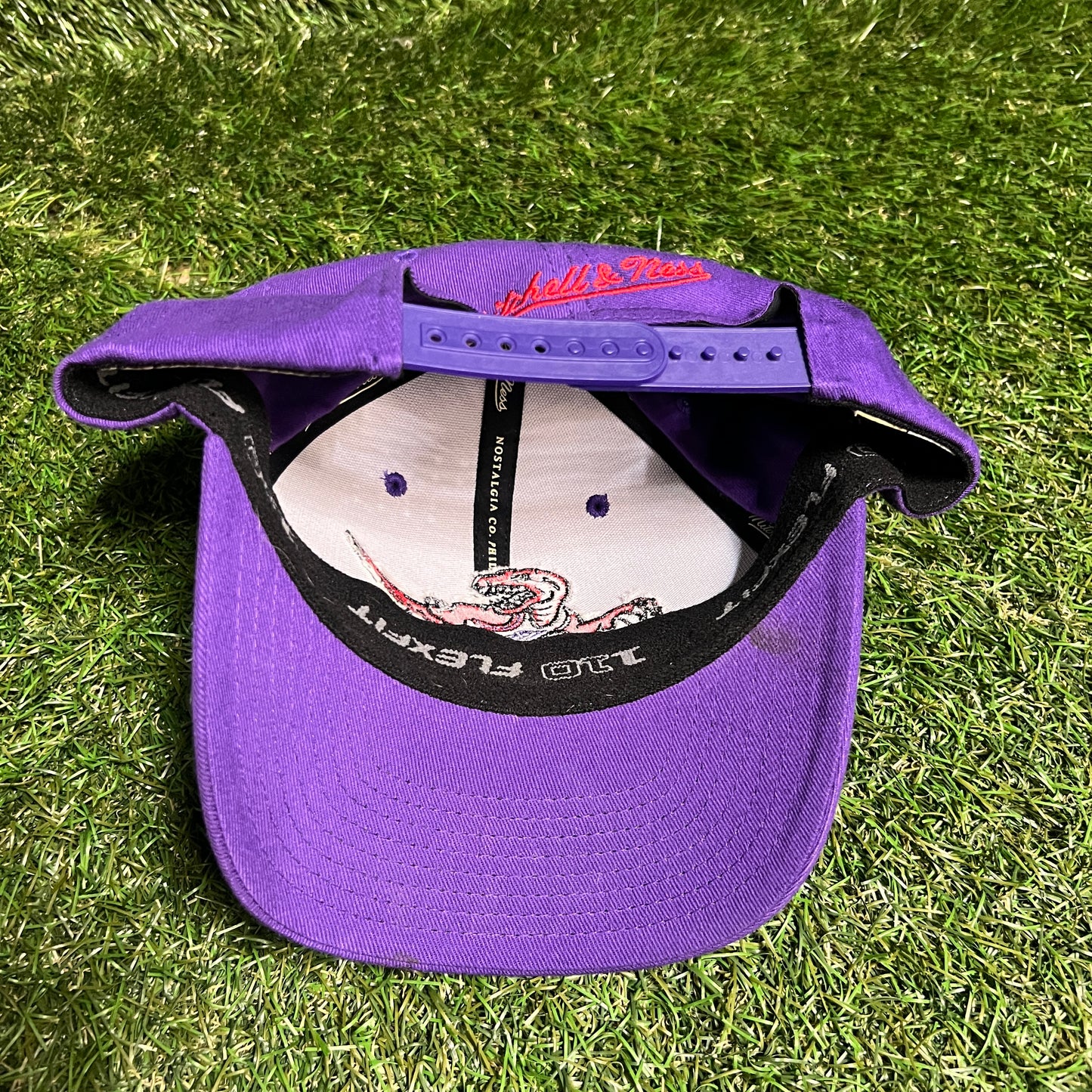 Mitchell & Ness Toronto Raptors Purple Hat Size One Size USED v15954