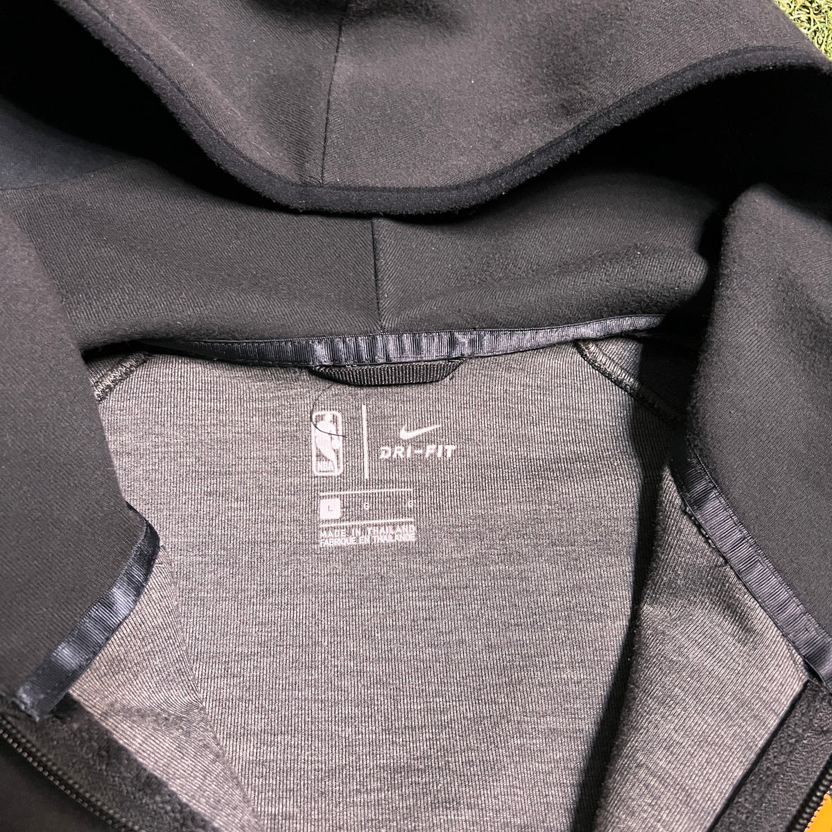 Nike Dri Fit Miami Heat Black Zip Up Size Large USED v14999
