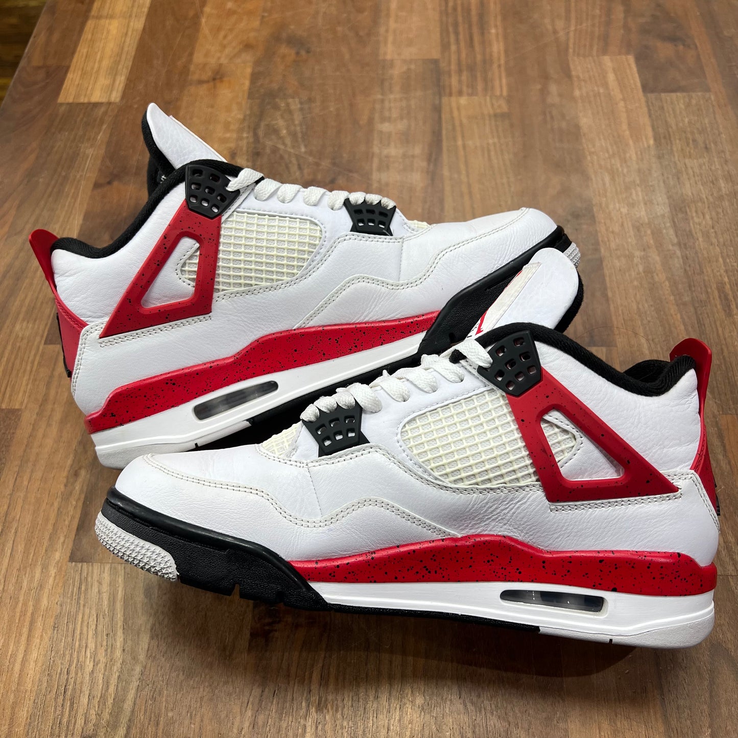 Jordan 4 Red Cement Size 9.5 USED s15782