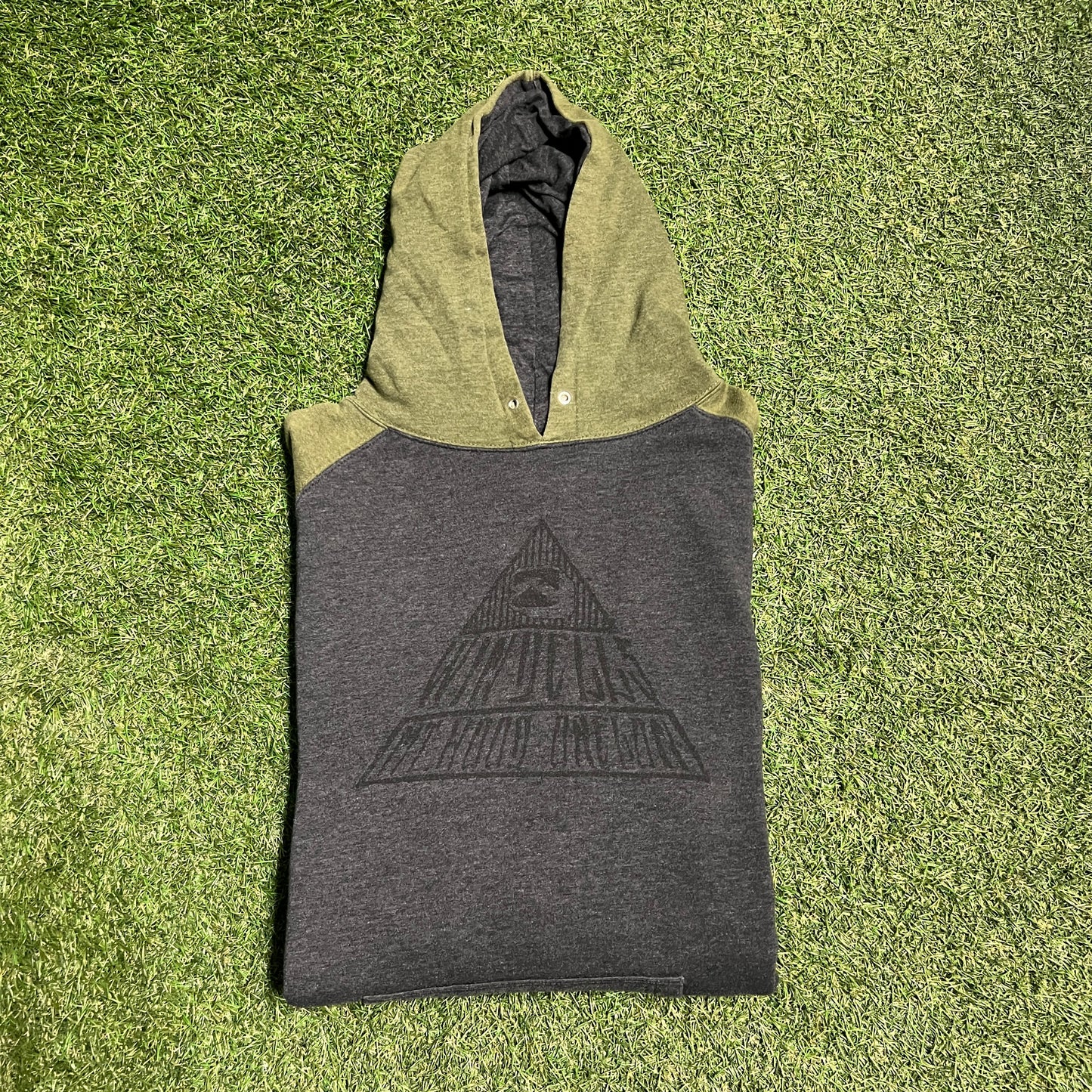 Windels Black/Green Triangle Hoodie Size Large USED v13323