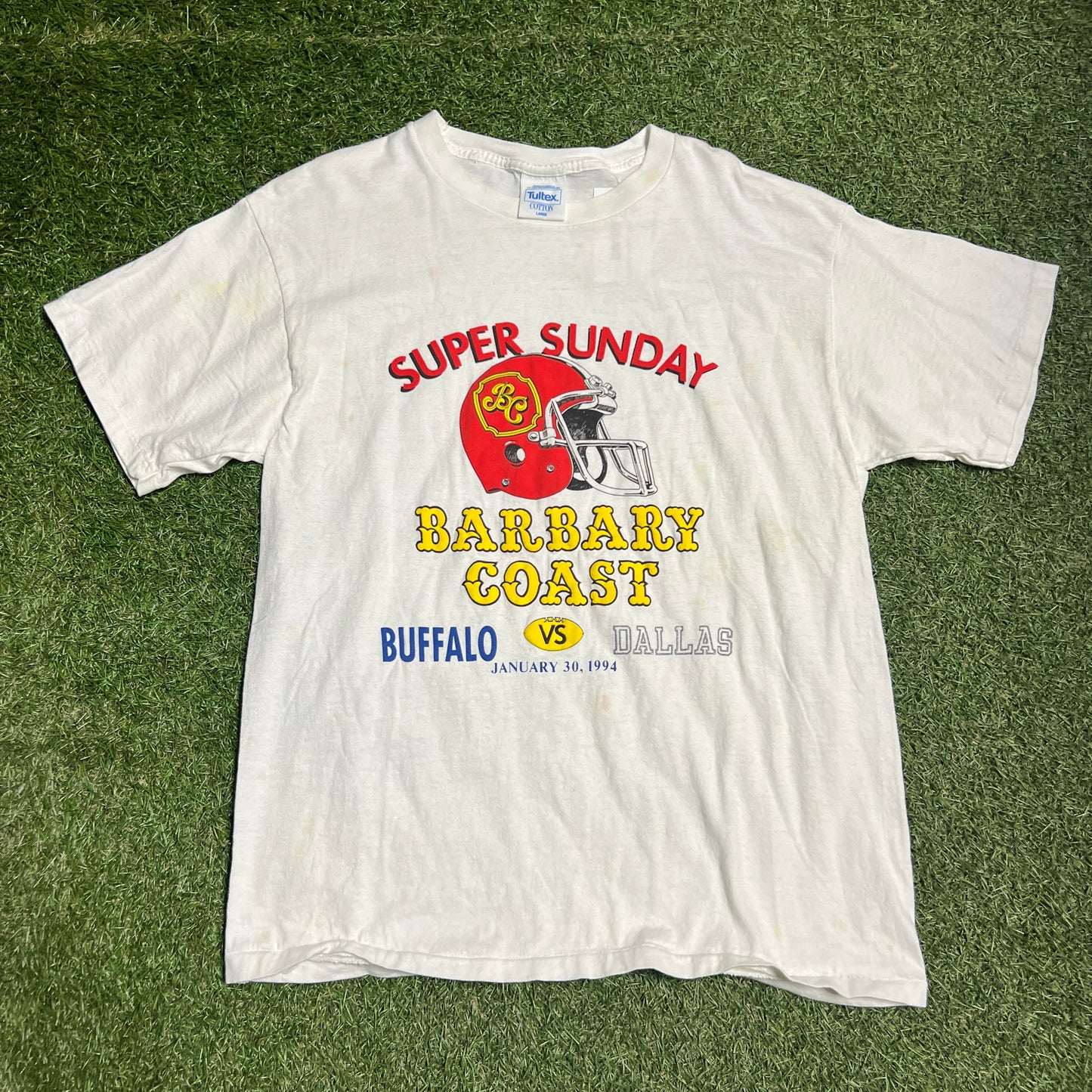 Super sunday football White Tee Size Large USED v11942