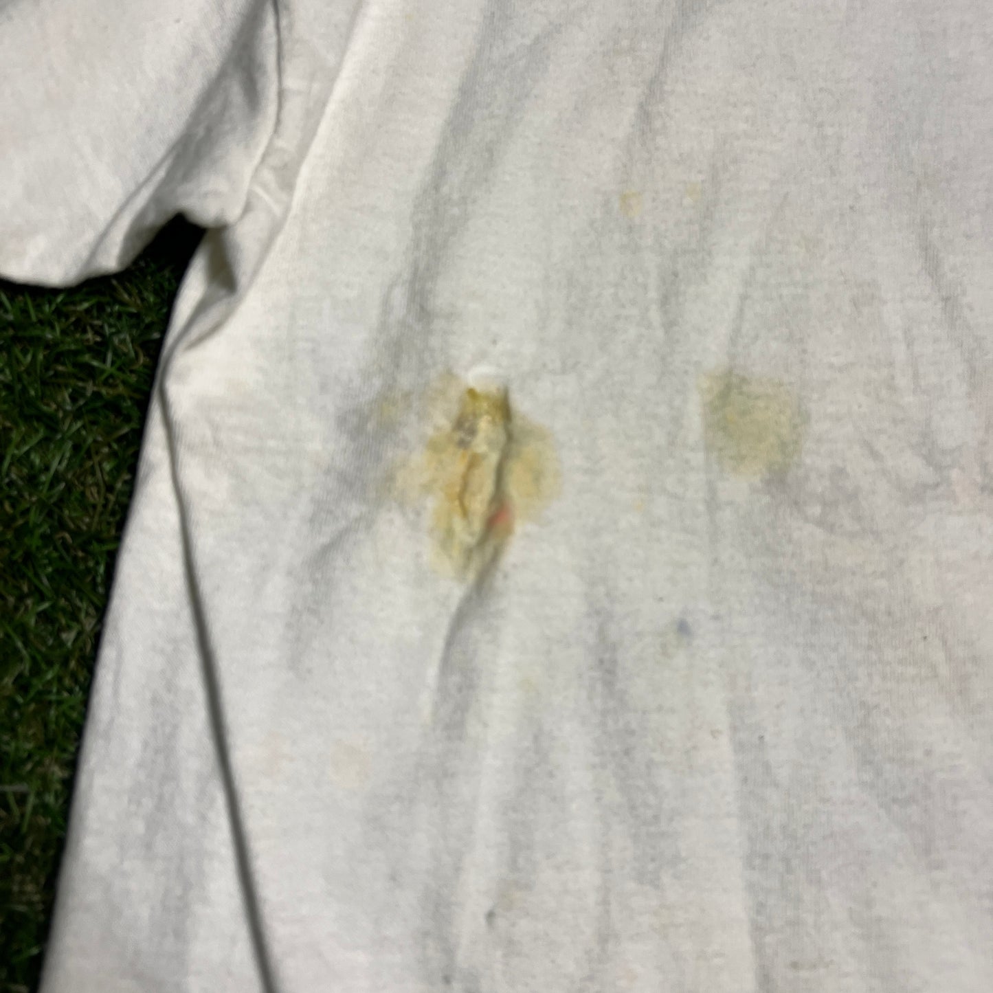 Super sunday football White Tee Size Large USED v11942