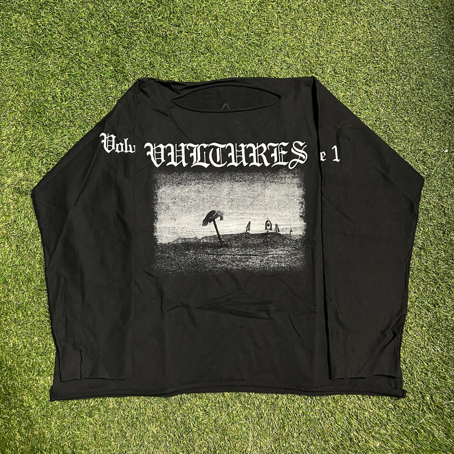 Yeezy Vultures Track List Black Longsleeve size 2 New x10242