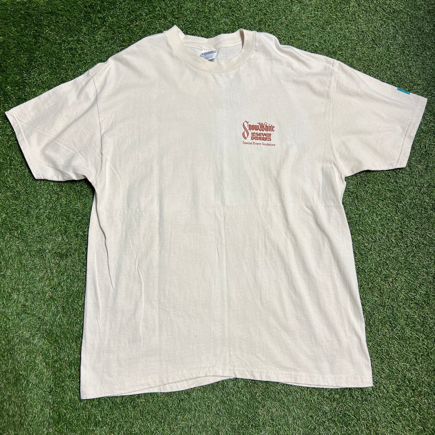 Snow white now's your chance tee white Size XL USED v12754