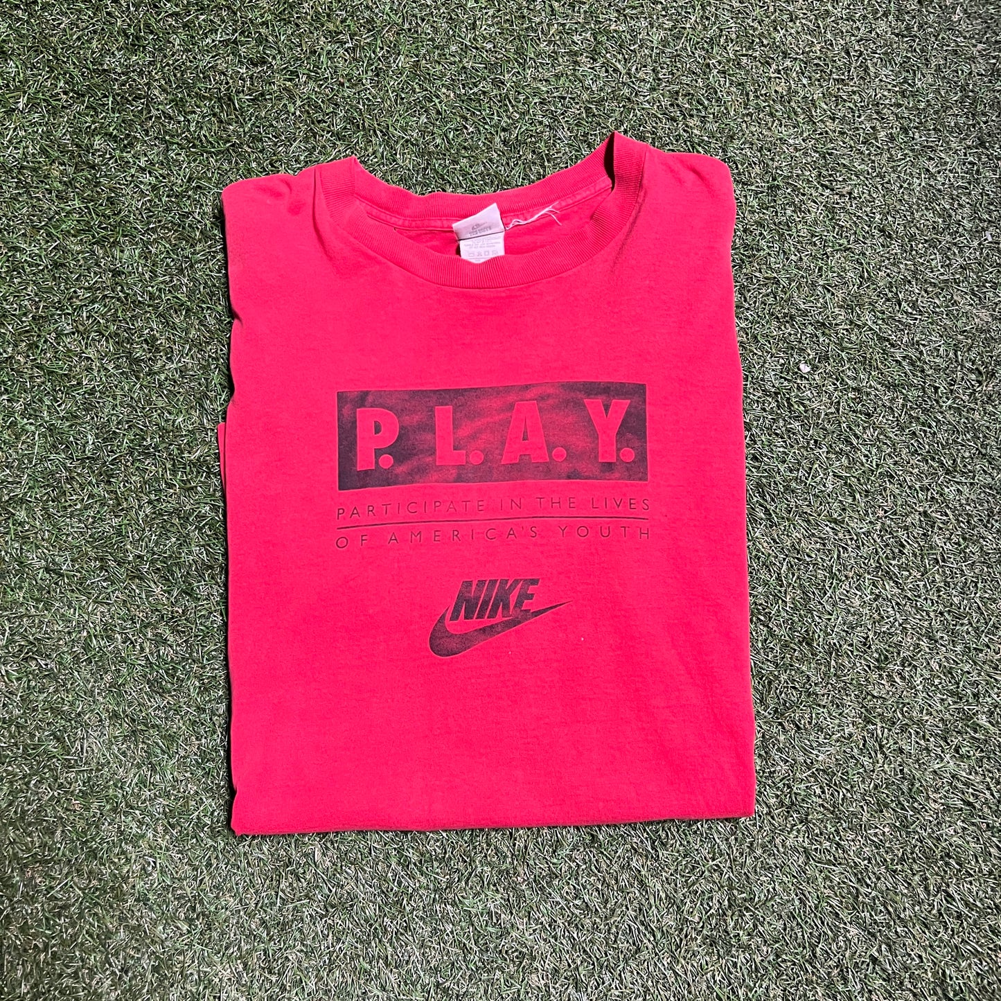 Nike 1995 PLAY Red Tee XXL USED v9916