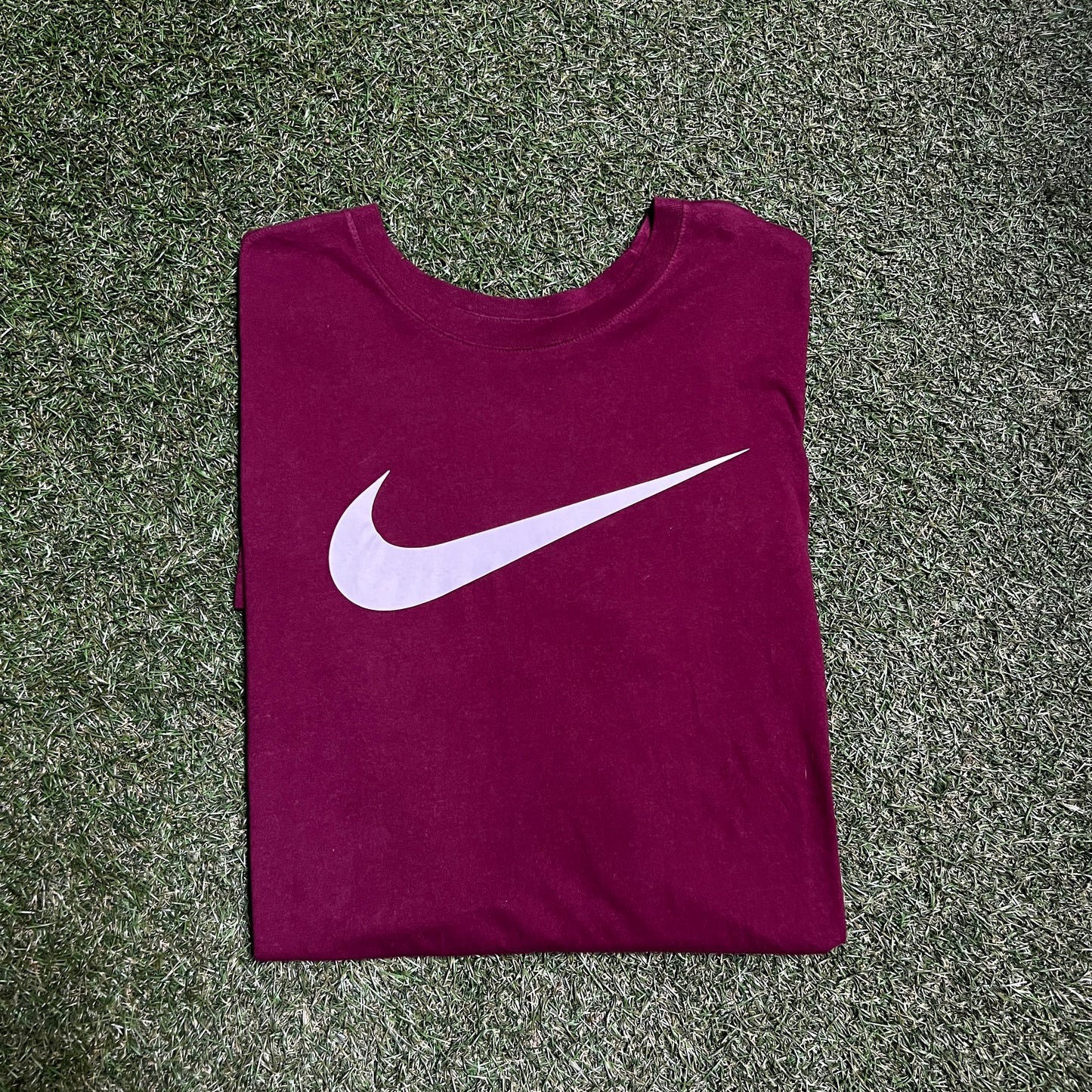 Nike center swoosh modern dri fit tee burgundy Size XL USED v12429