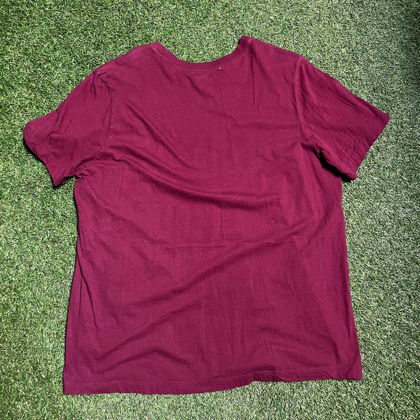 Nike center swoosh modern dri fit tee burgundy Size XL USED v12429