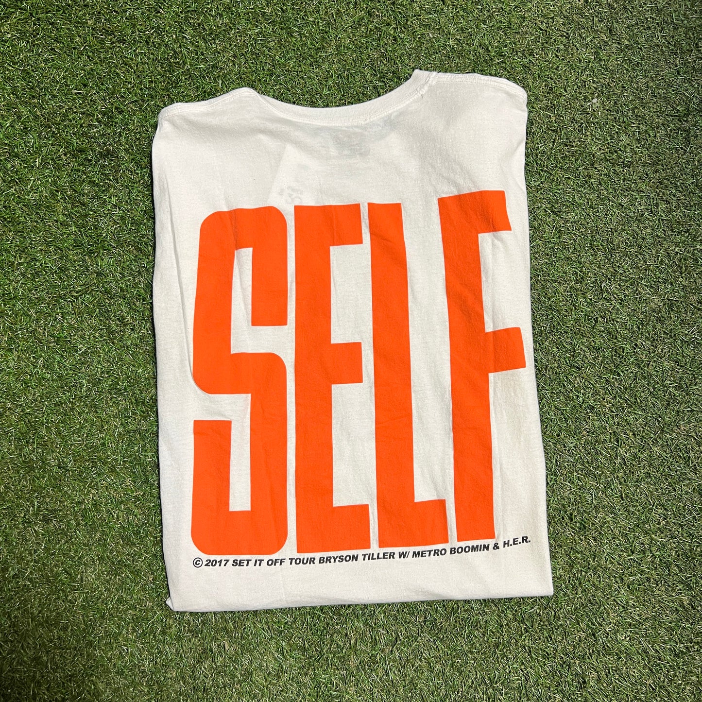 Metro Booming & Bryson Tiller White Tee Size Large USED v1747