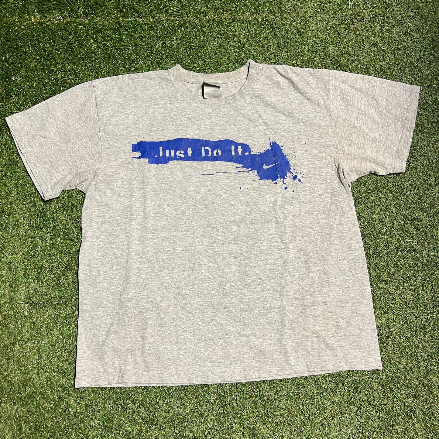 Y2K Nike Paint Swoosh Grey Tee Size Large USED v15091