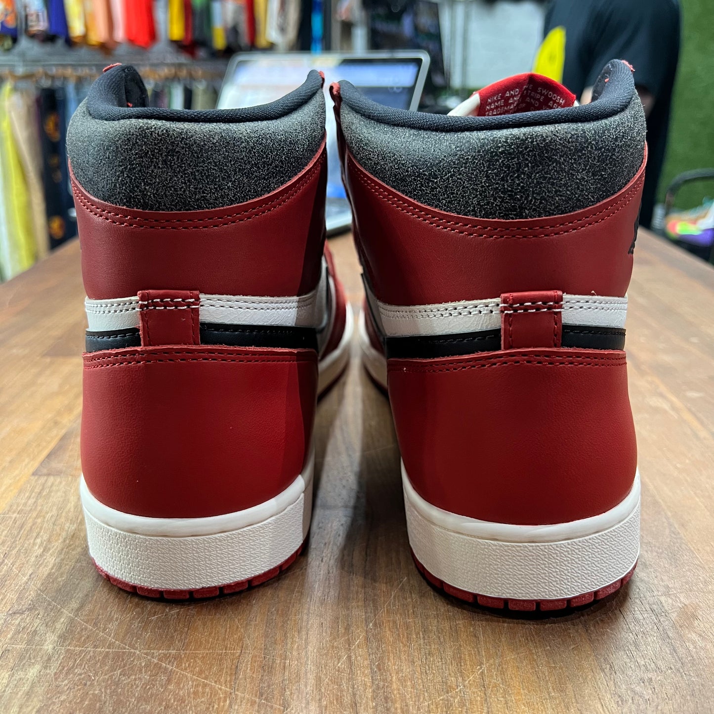 Jordan 1 Lost and Found Chicago Size 13 NEW s8364