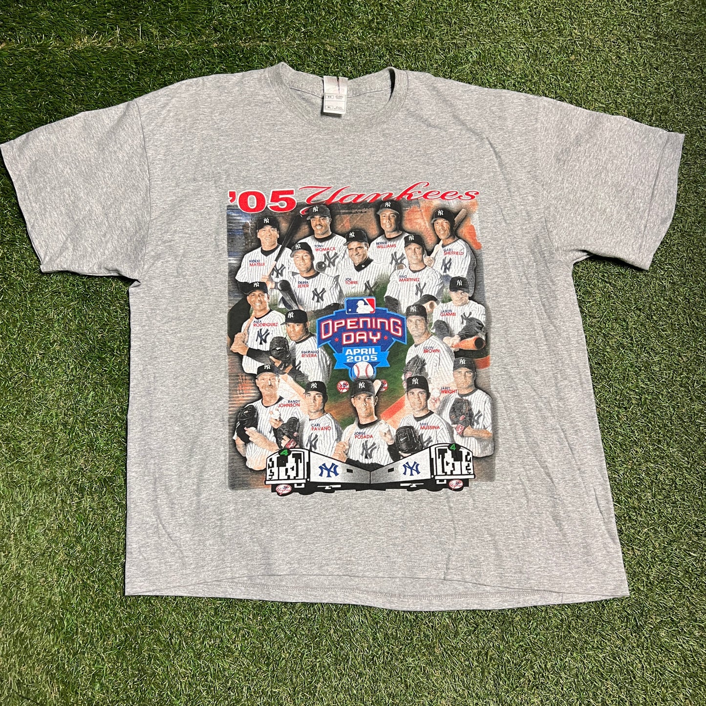 05 Yankees Opening Day Photo Team Grey Tee Size XL USED v14160