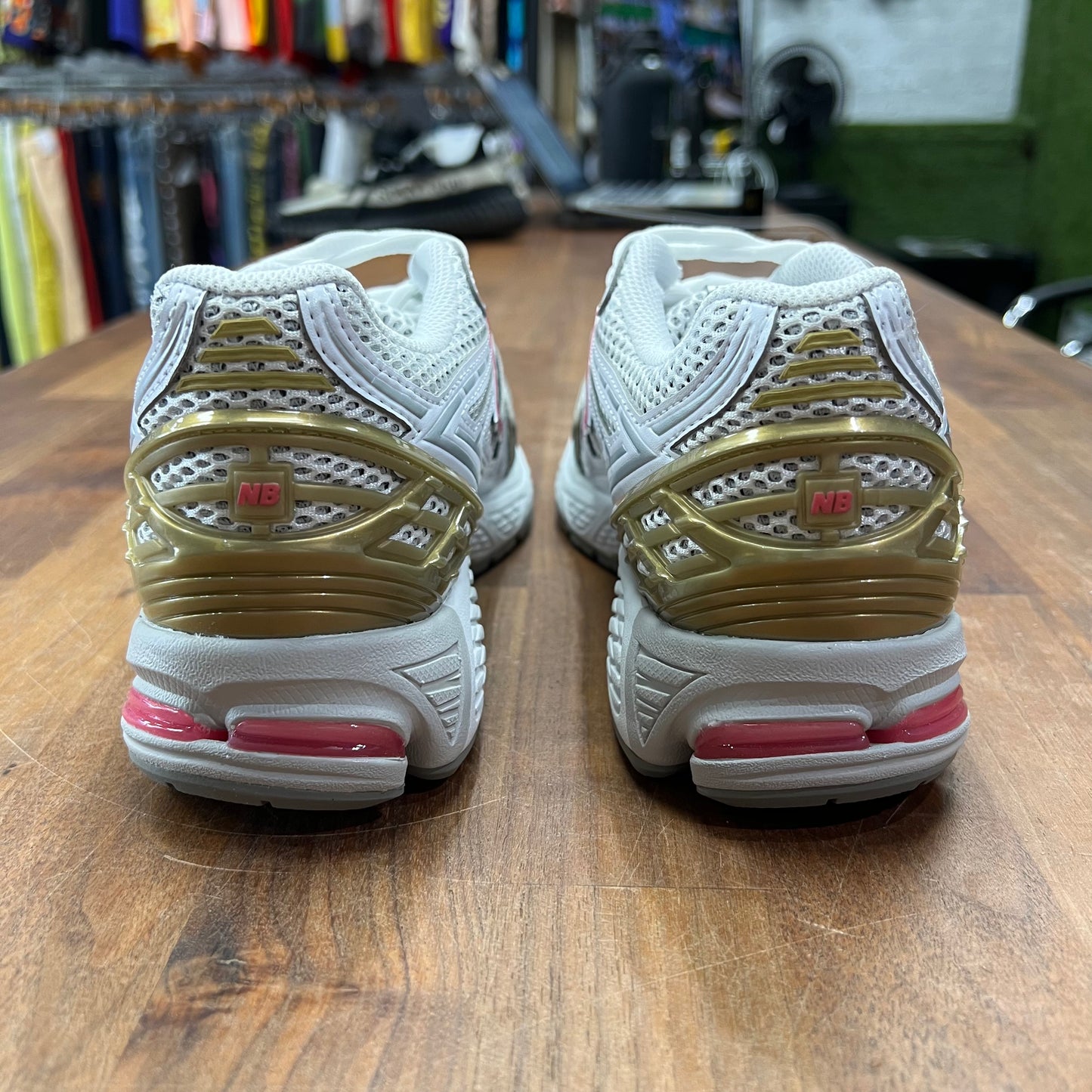 New Balance 1906R Silver Dragon Berry Gold Size 7 NEW S16006