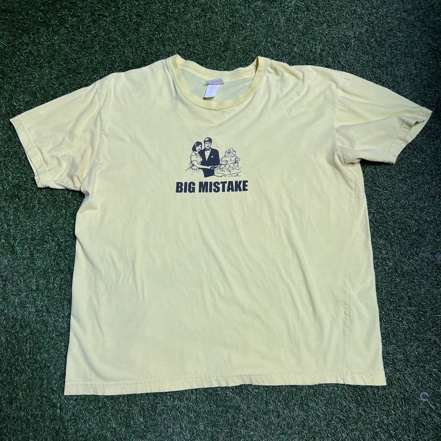 Big Mistake Wedding Tee Size XL USED v12546