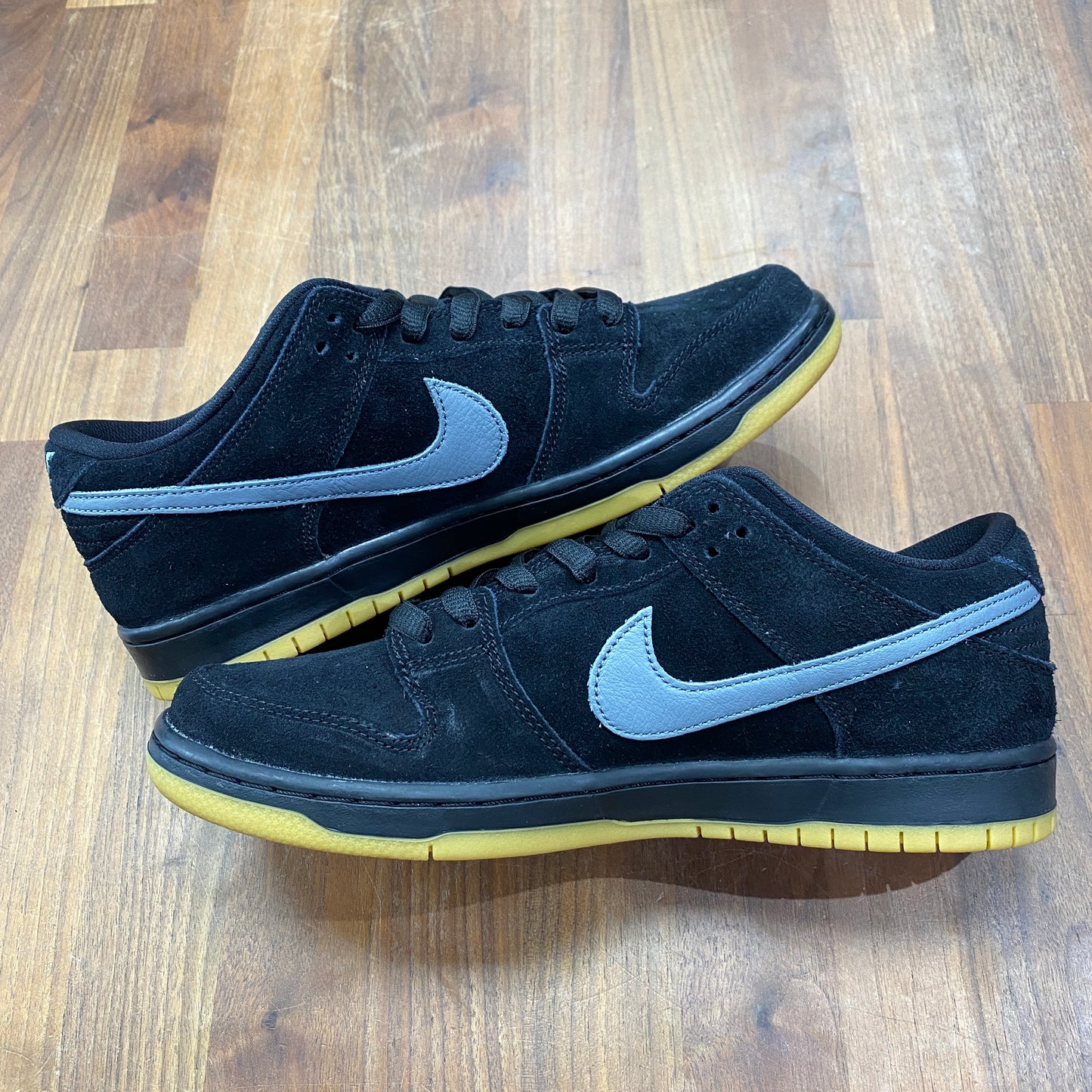 Nike SB Dunk Low Fog 2021 Size 9.5 USED s14590