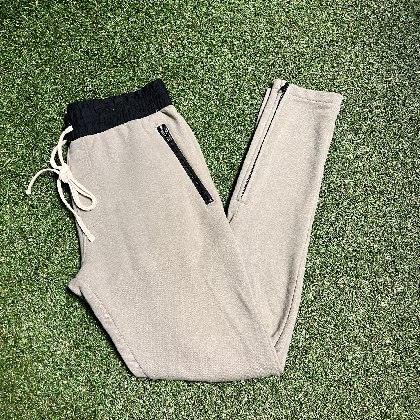 FOG Green Sweatpants with Black waistband Size Medium USED x3216