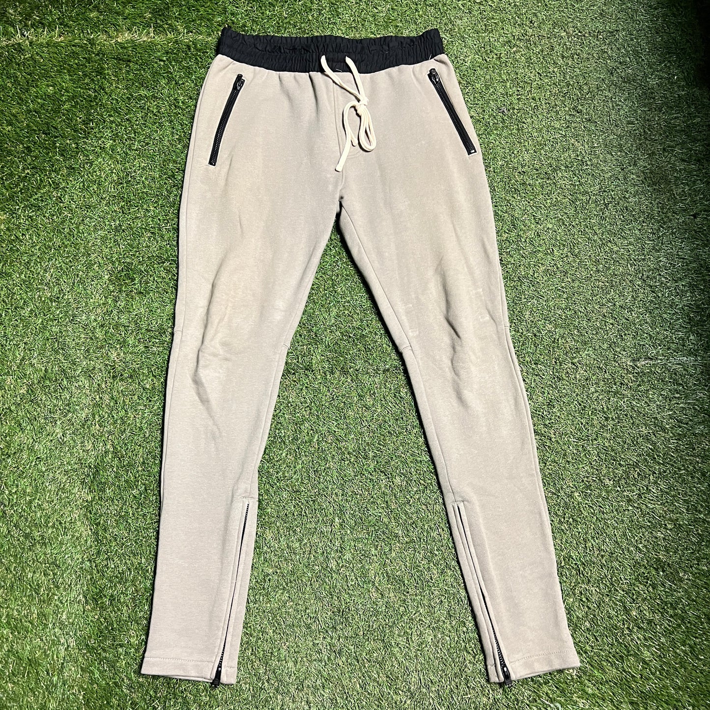 FOG Green Sweatpants with Black waistband Size Medium USED x3216