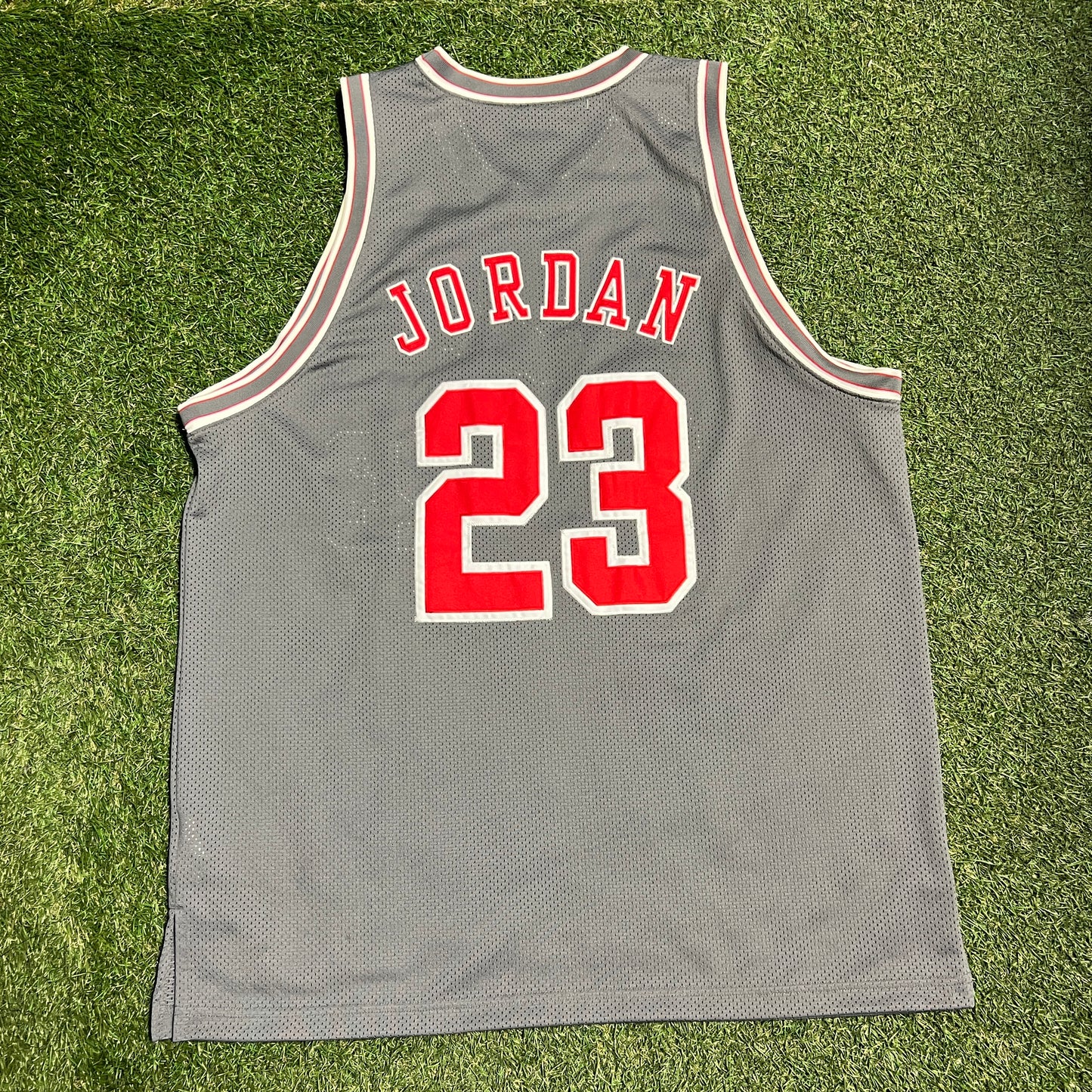 Jordan Air Jordan Gray/Red Jersey Size XXL USED v2994