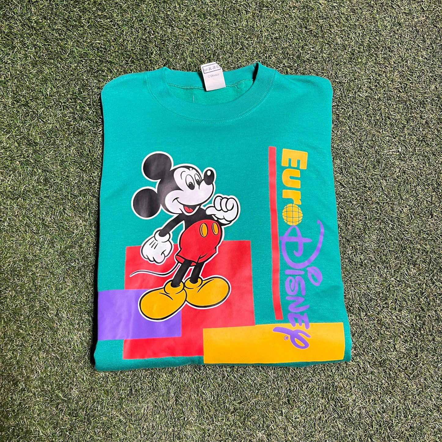 1990's Euro Disney Mickey crewneck SIze Medium Used v12344