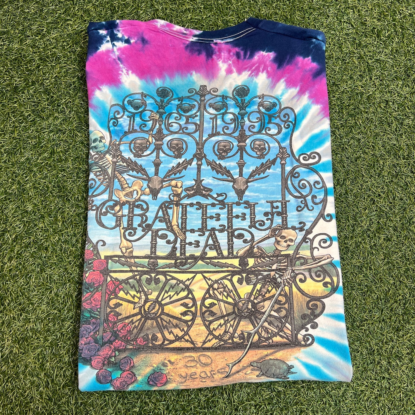 Grateful Dead 1995 30 Years Skeleton With Roses Tee Size Large USED v8592