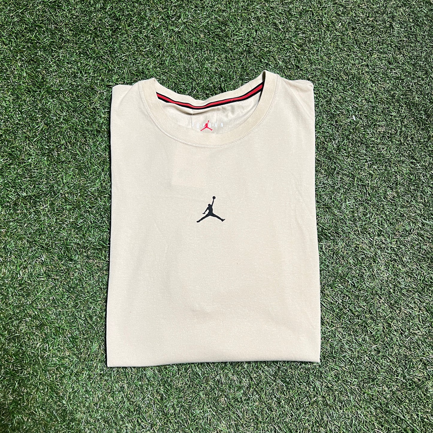Jordan Front Font Brown Tee Size XL USED v13124