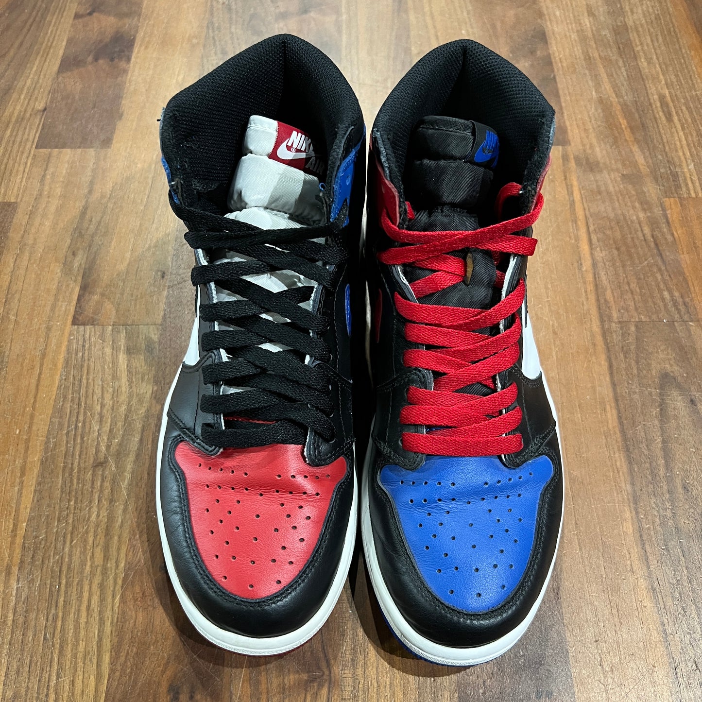 Jordan 1 Top 3 Size 9 USED s7877