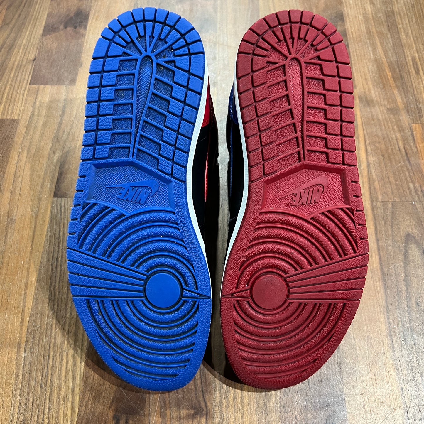 Jordan 1 Top 3 Size 9 USED s7877