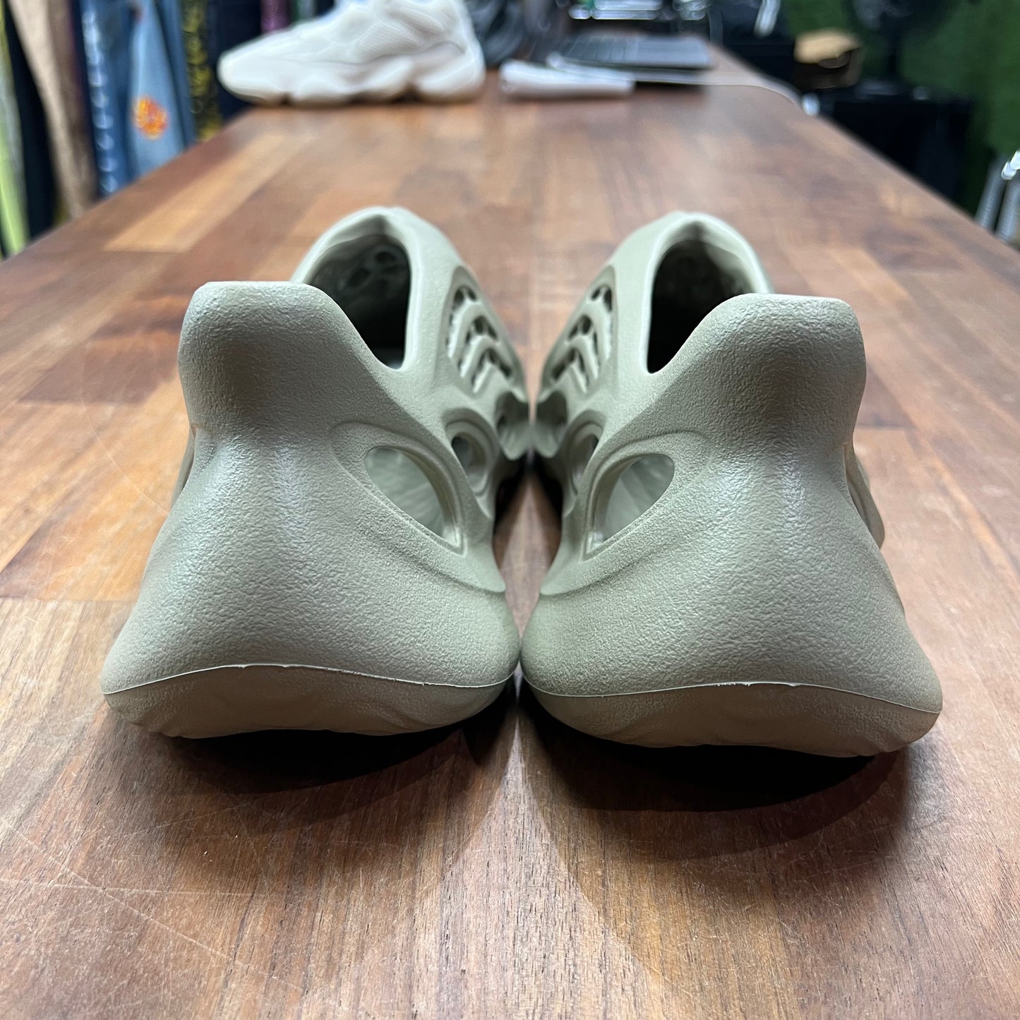 Yeezy Roam Runner Stone Salt Size 9 NEW s16117