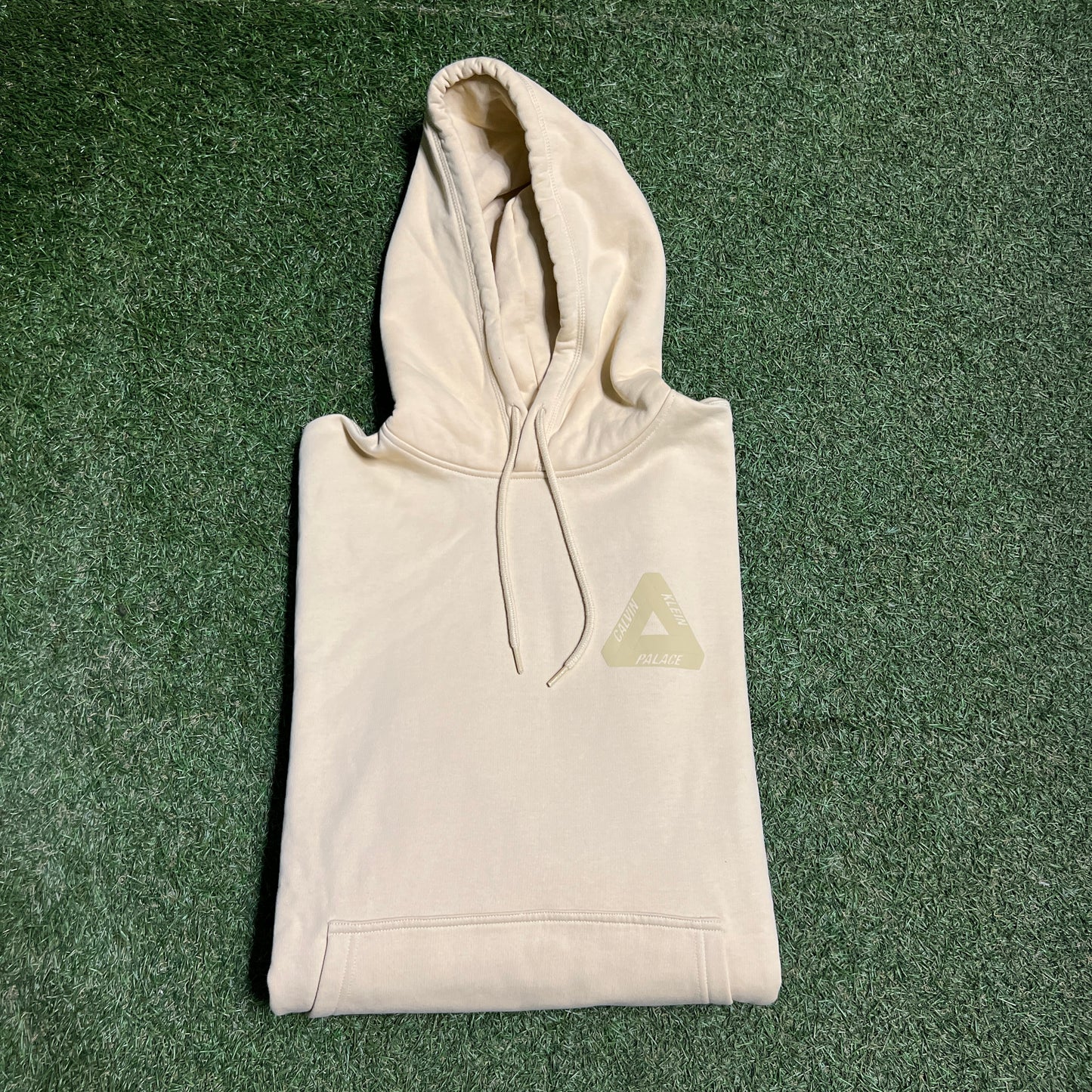 Palace x Calvin Klein Beige Hoodie Size Medium USED x12629