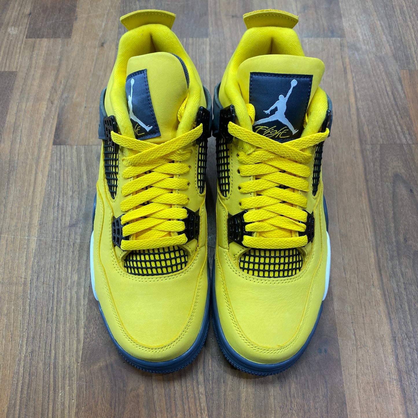 Jordan 4 Retro Lightning 2021 Size 8 NEW S14633