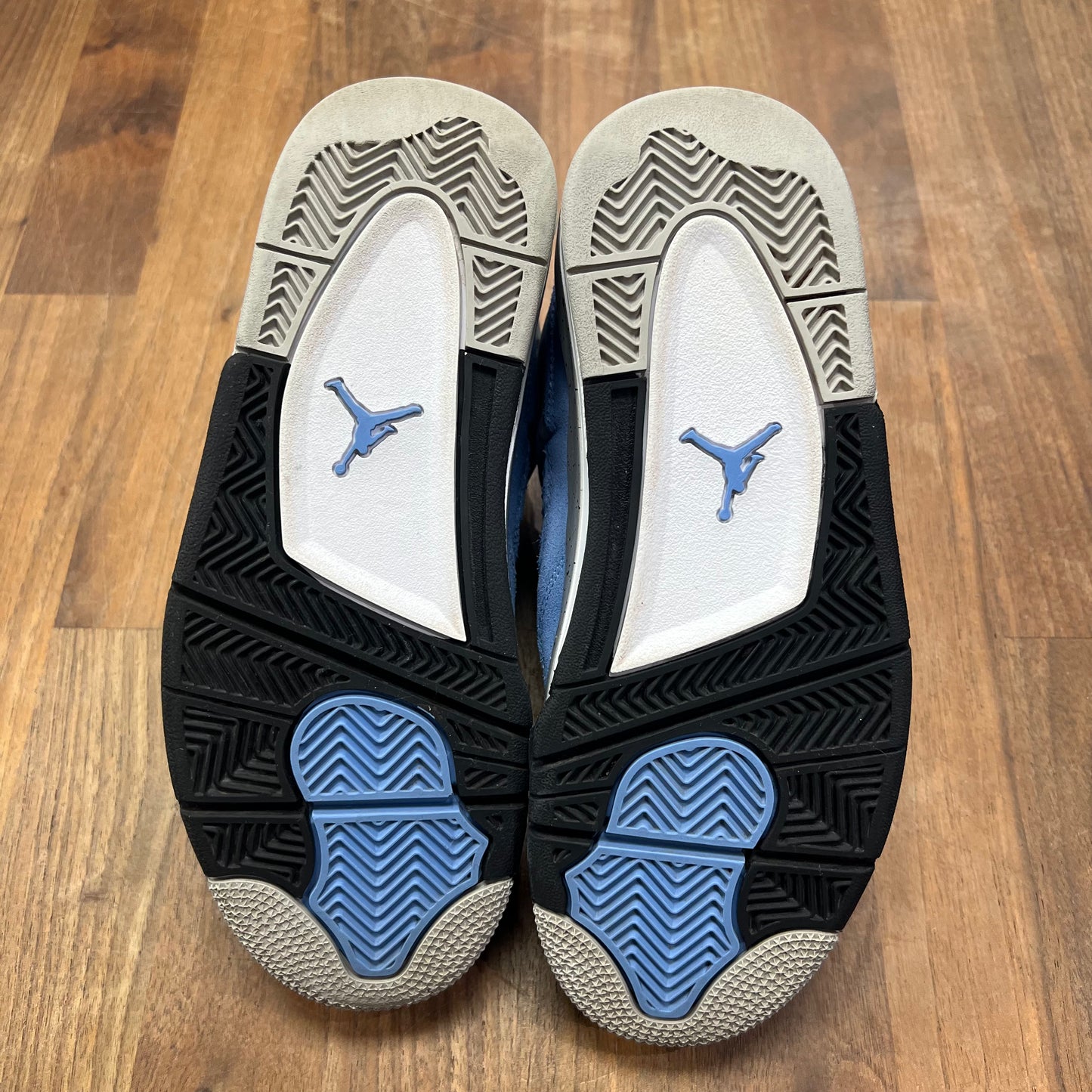 Jordan 4 University Blue Size 5y USED s16188