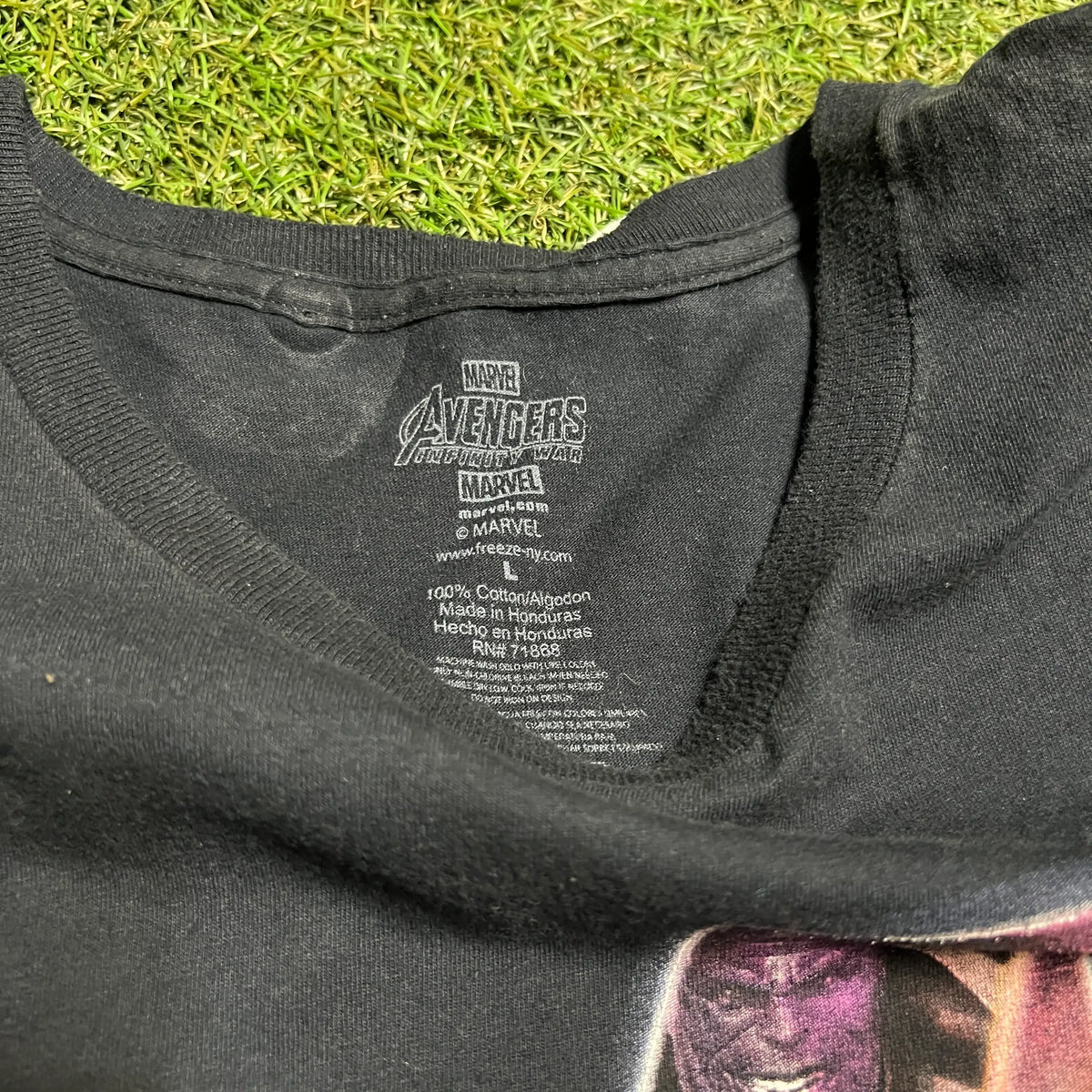 Avengers Logo With Heroes In It Tee Size Large USED V8513
