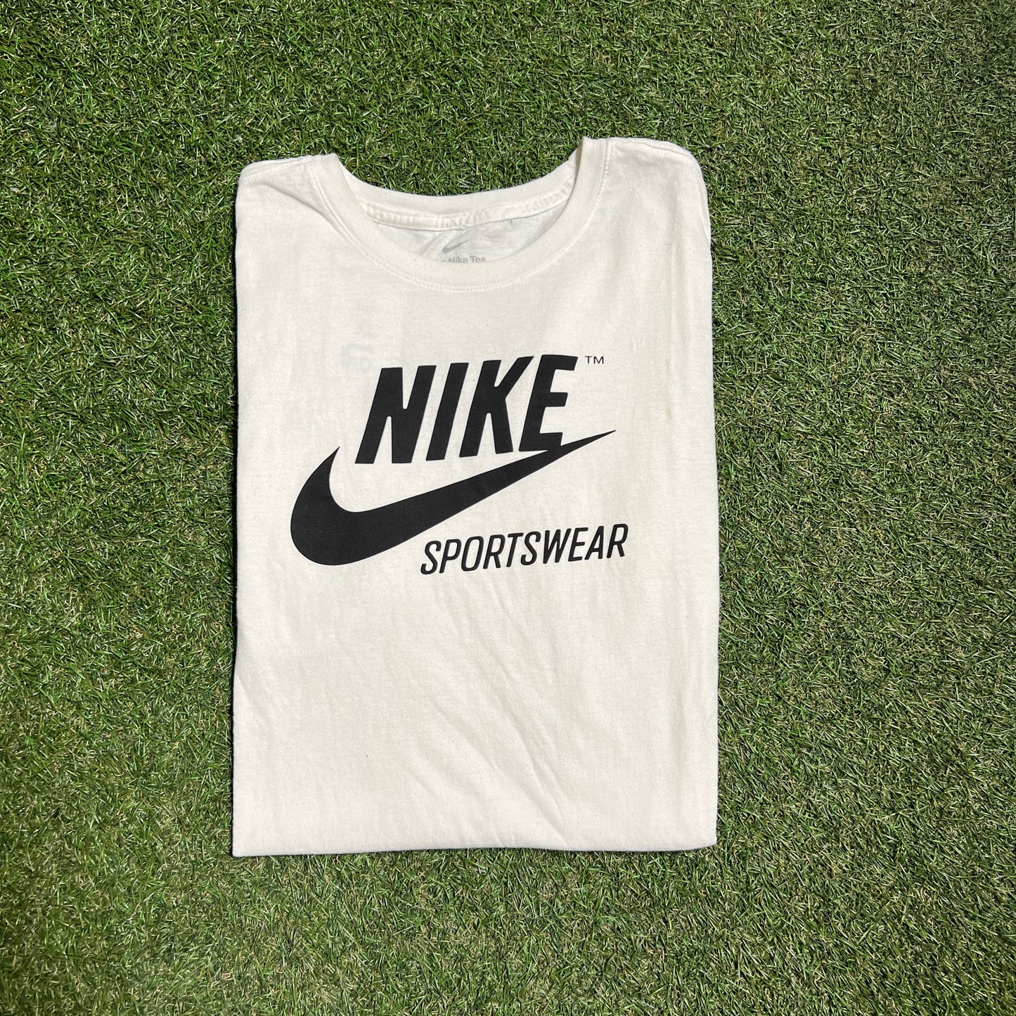 Nike Sportswear White Cotton Tee Size XL USED v13119