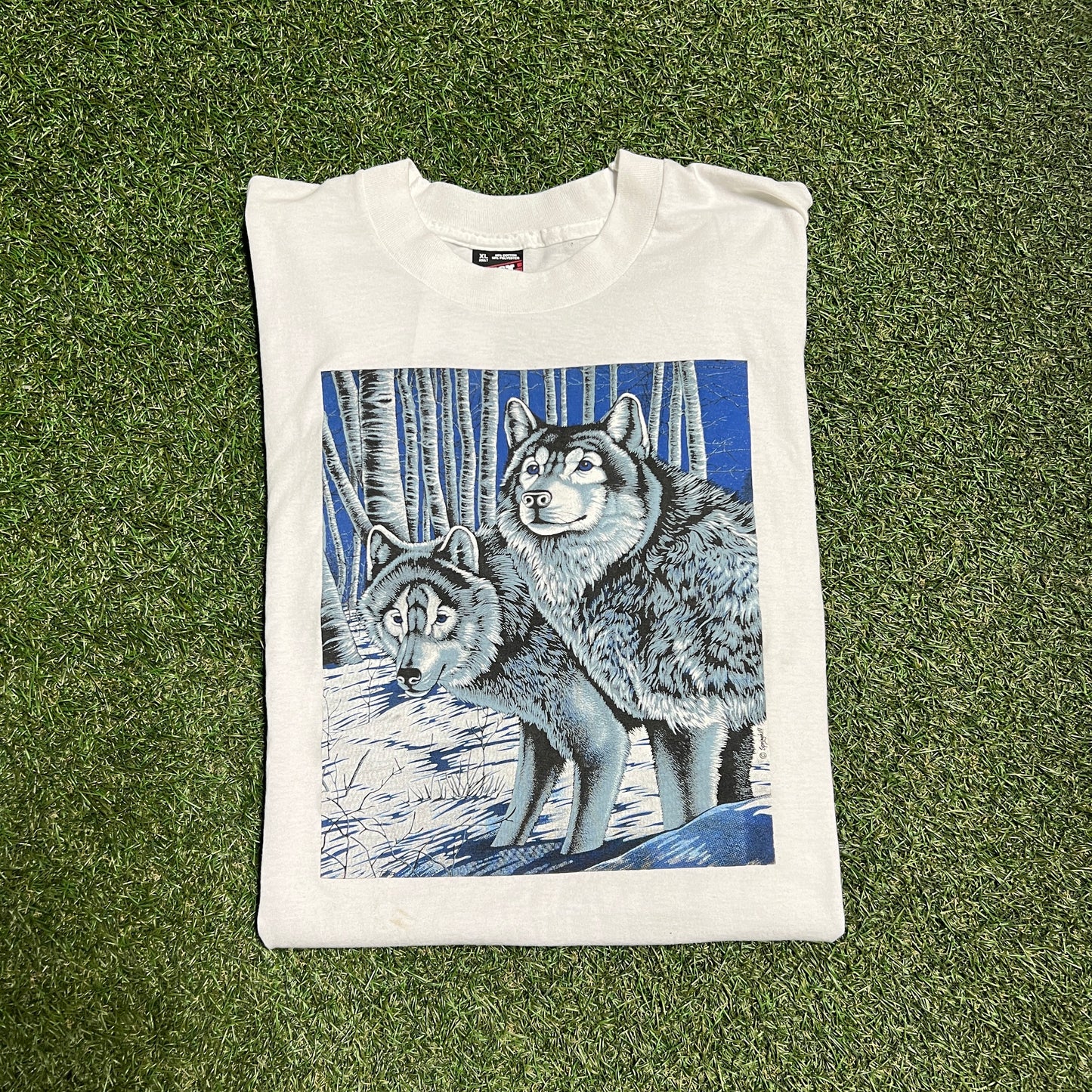 Blue eyed wolves tee white fruit of the loom tag Size XL USED v11418