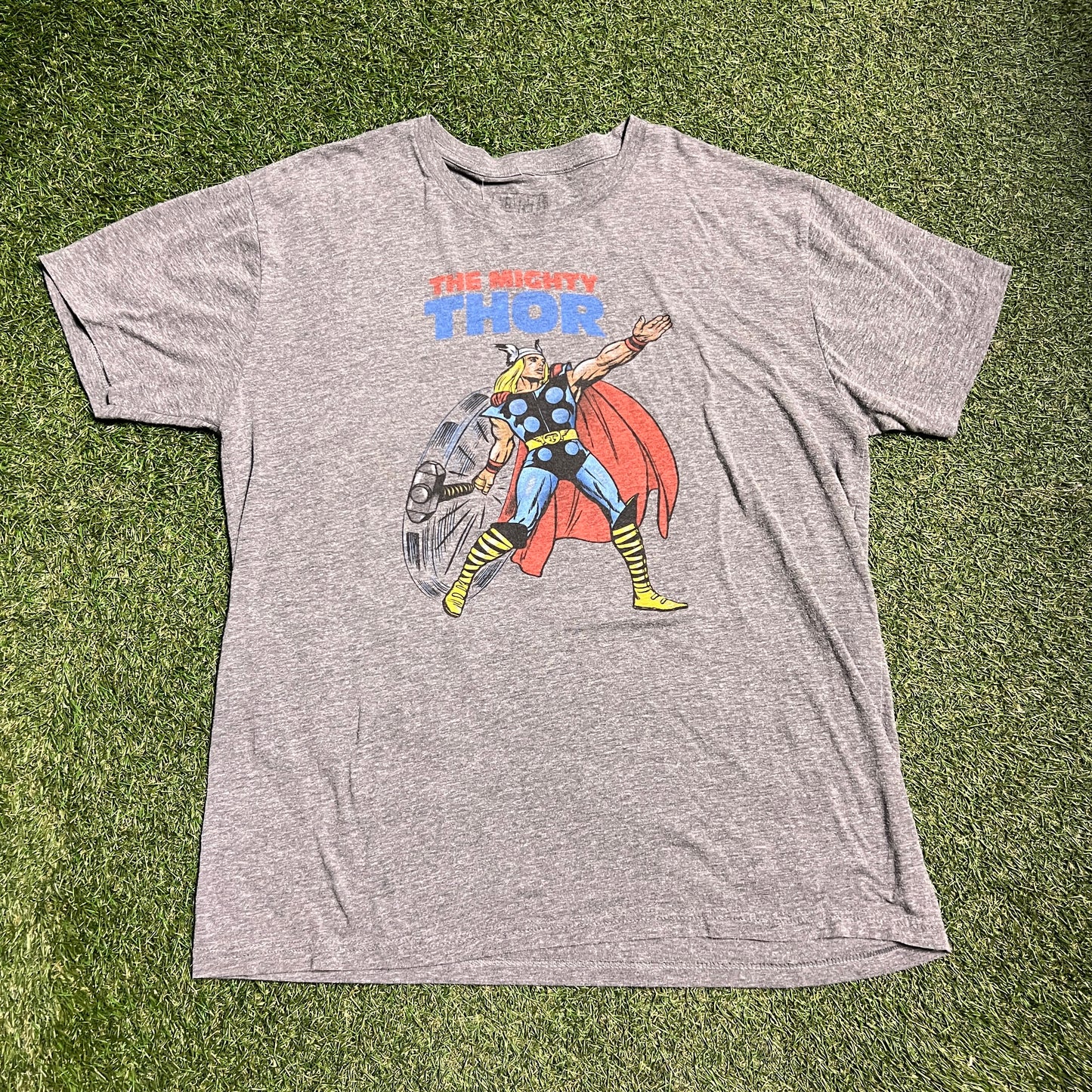 2010's The Mighty Thor Tee Size XL USED v12403