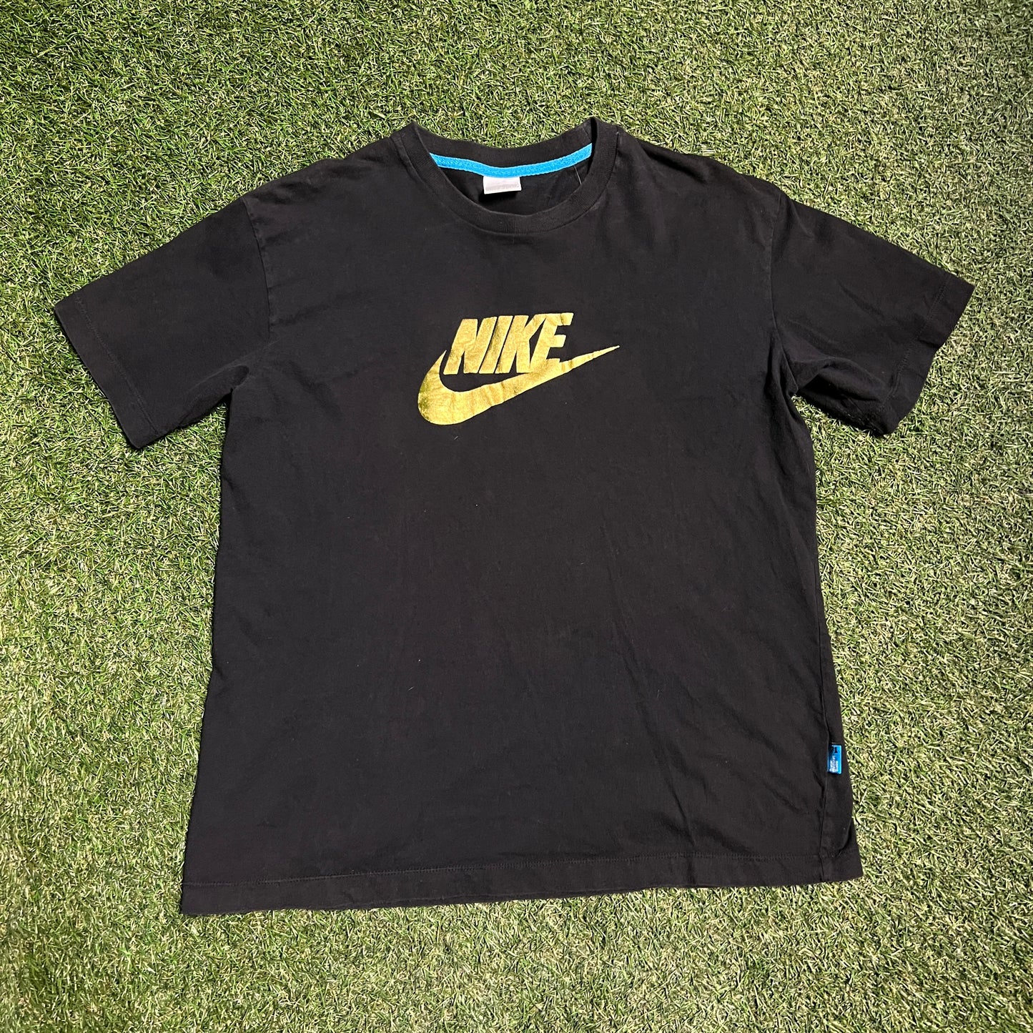 Y2K Nike Gold Emblem Black Tee Size XL USED v12199
