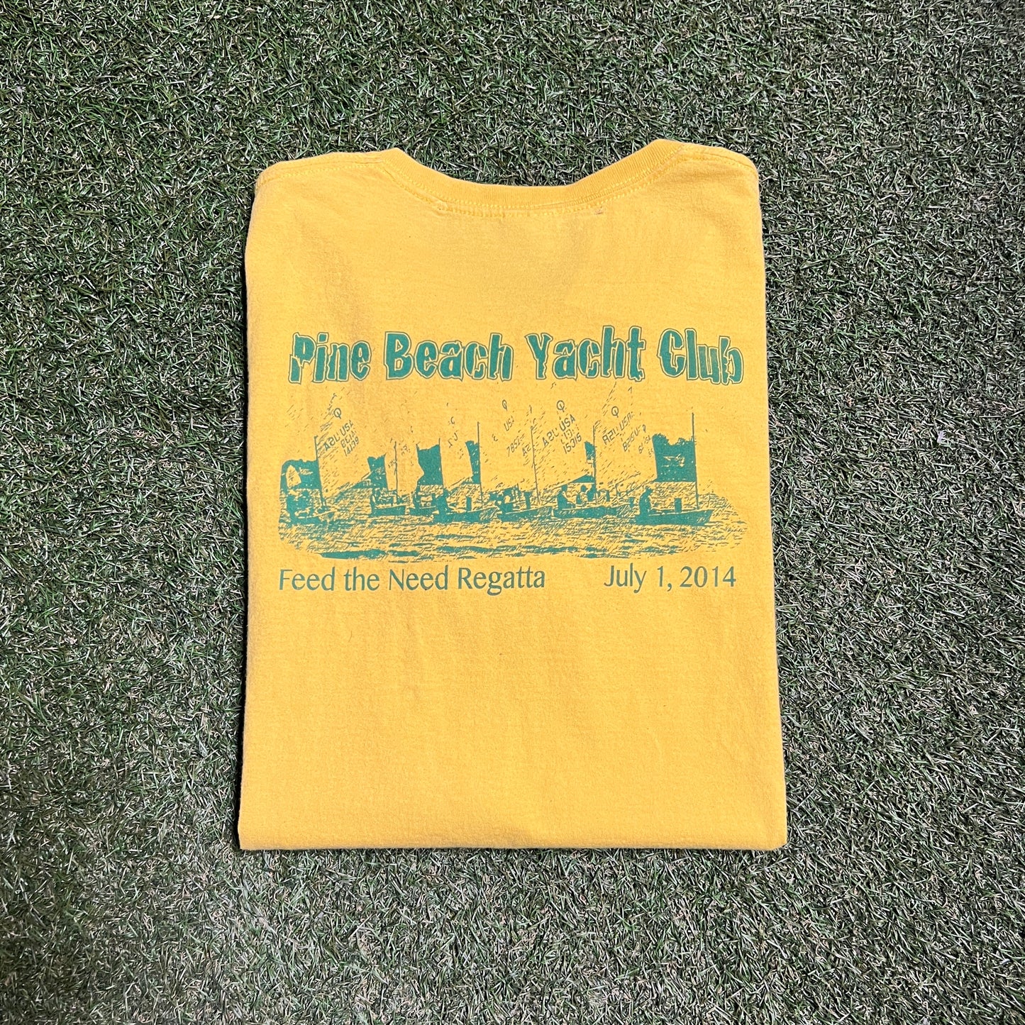 2010's Pine Beach Yatch Club Yellow Tee Size XL USED v12822