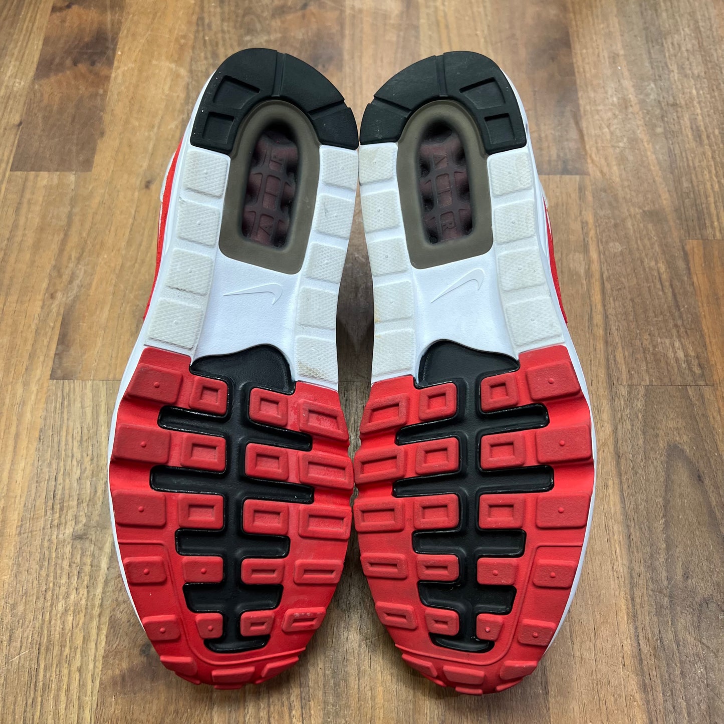 Nike Air Max 1 Air Max Day Red 2017 Size 11 USED s16155