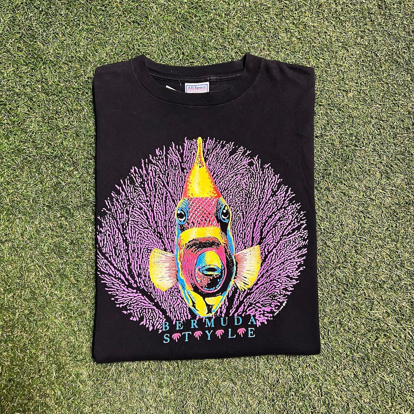 1993 Bermuda Style fish tee black all sport tag Size Large USED v12211